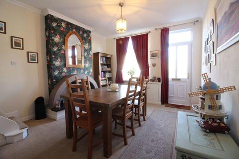 3 bedroom end of terrace house for sale, Bromley Lane, Kingswinford DY6