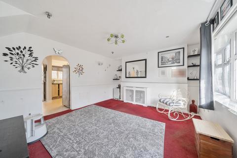 3 bedroom terraced house for sale, Wolverton Road, Stanmore