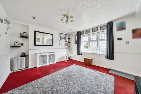 3 bedroom terraced house for sale, Wolverton Road, Stanmore