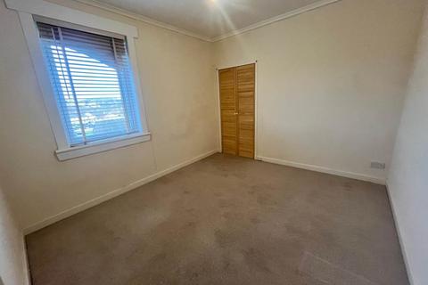 2 bedroom flat to rent, 6E Ballantrae Road, ,