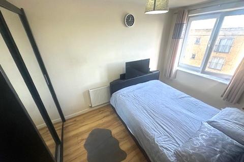 2 bedroom flat to rent, Northolt UB5