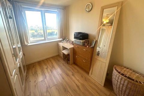 2 bedroom flat to rent, Northolt UB5