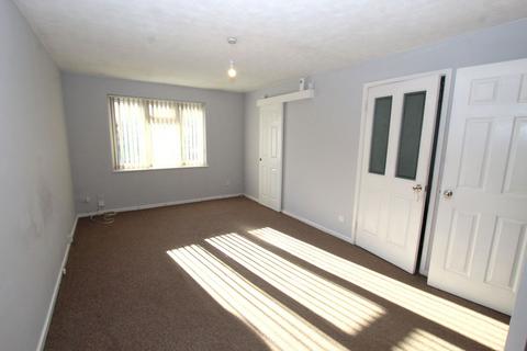 2 bedroom bungalow to rent, Rye Walk, Herne Bay