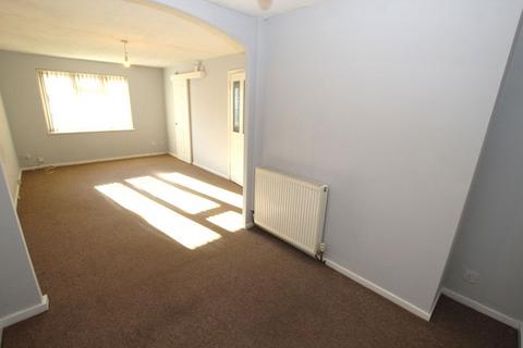 2 bedroom bungalow to rent, Rye Walk, Herne Bay