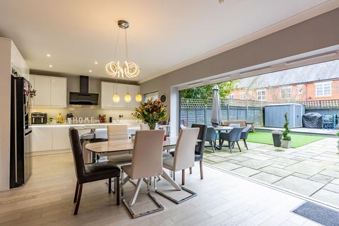 5 bedroom end of terrace house for sale, Beningfield Drive, St. Albans AL2