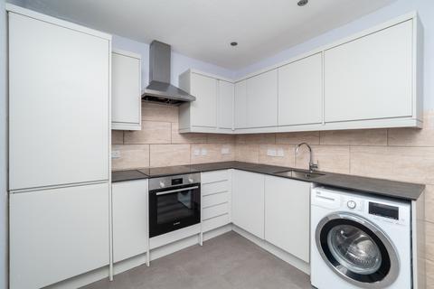 3 bedroom apartment to rent, Upper Mulgrave Road, Sutton SM2