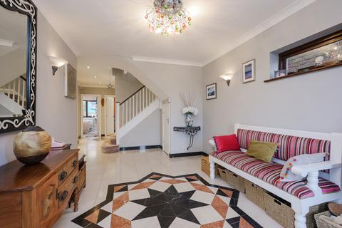 48 Pine Grove, London, SW19 7HE