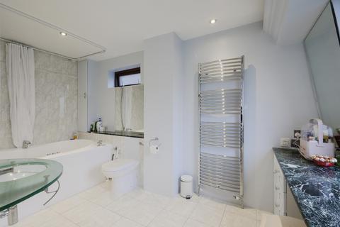 48 Pine Grove, London, SW19 7HE