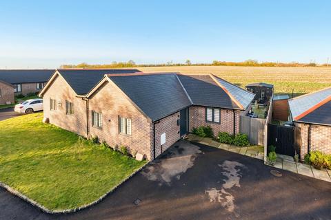 3 bedroom bungalow for sale, Clement Close, Saffron Walden CB11