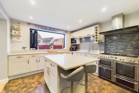 4 bedroom detached house for sale, Hyde Park Road, Hull HU7