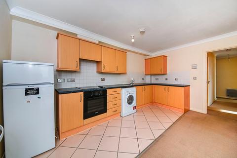 2 bedroom flat to rent, Alencon Link, Hampshire RG21