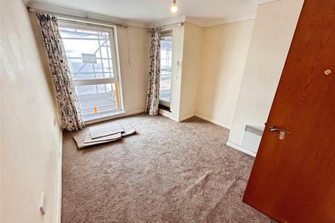 2 bedroom flat to rent, Alencon Link, Hampshire RG21