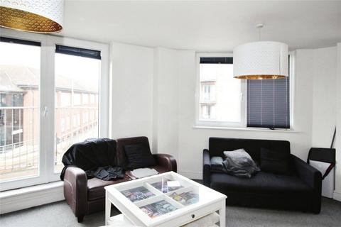 1 bedroom flat to rent, Station Road, Surrey TW20