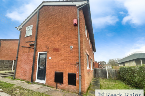 2 bedroom semi-detached house to rent, Pentlands Avenue, Greater Manchester M7