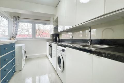 1 bedroom flat for sale, Lovelinch Close, London SE15