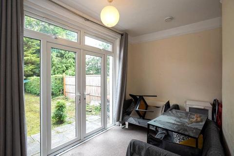 4 bedroom terraced house to rent, Arnold Road, Hampshire SO17