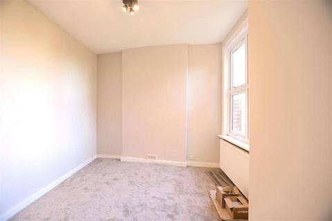 3 bedroom apartment to rent, N10