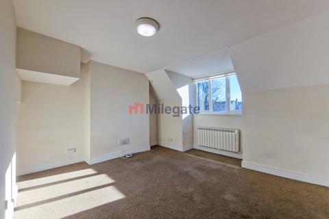 2 bedroom flat to rent, Beech House Road, Croydon CR0