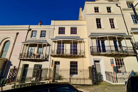 1 bedroom apartment to rent, Flat 3, 45 Wellington Square, Hastings