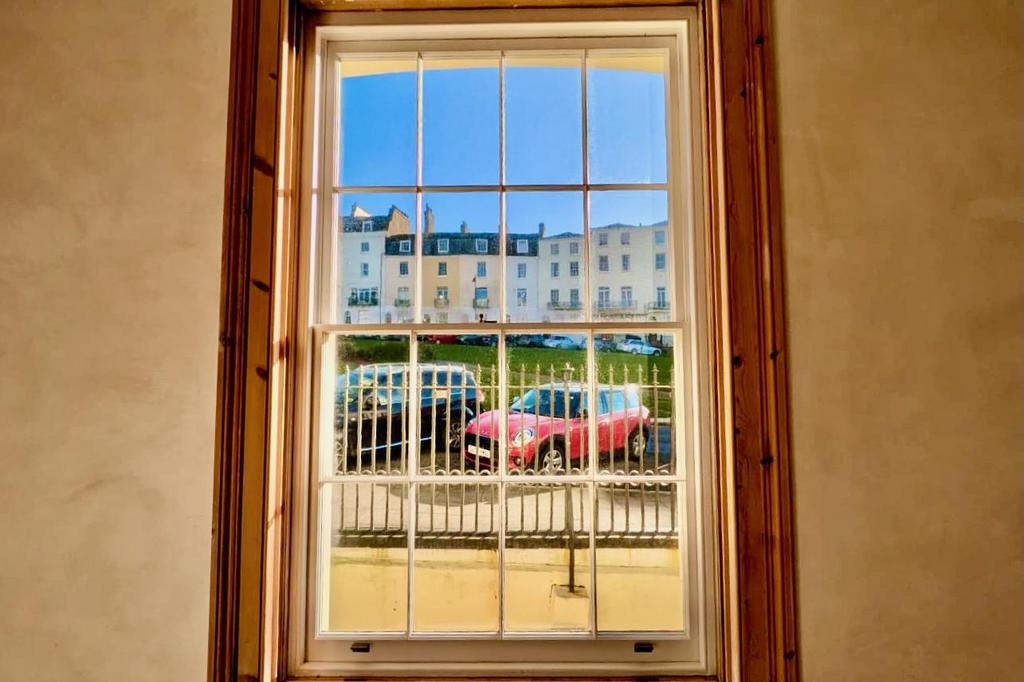 Attractive Views to the Square.jpeg
