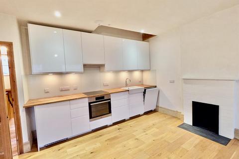 1 bedroom apartment to rent, Flat 3, 46 Wellington Square, Hastings