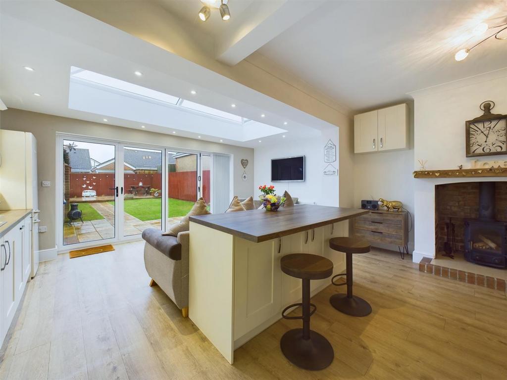 Kitchen: