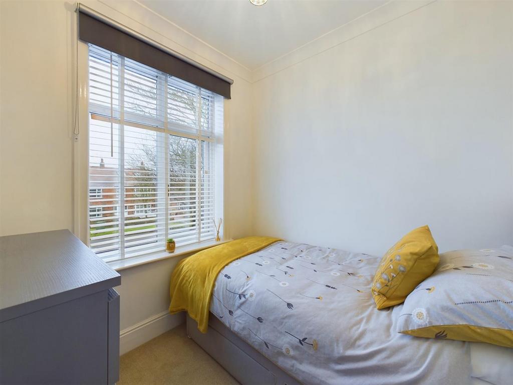 Bedroom: