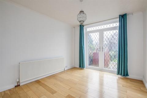 3 bedroom semi-detached house to rent, Whitelands Road, High Wycombe HP12