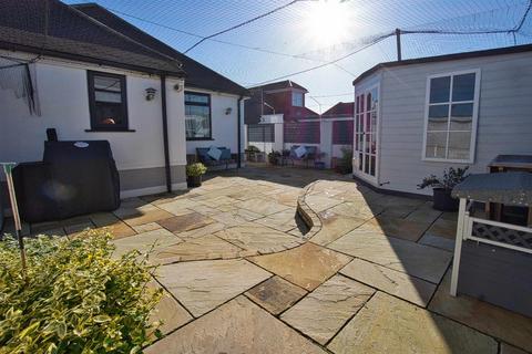 4 bedroom chalet for sale, Poole BH12