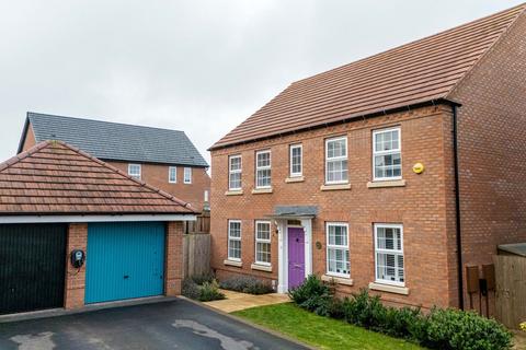 4 bedroom detached house for sale, Burton-on-trent DE15