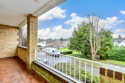 2 bedroom ground floor flat for sale, Waterslade Elm Road, Redhill, Surrey