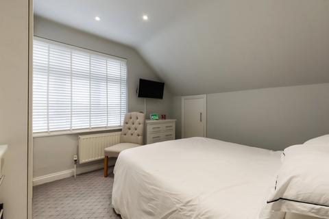22 Days Lane, Sidcup, DA15 8JN