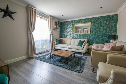 3 bedroom end of terrace house for sale, Pipers Close, Haverhill