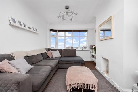 3 bedroom semi-detached bungalow to rent, Woodbourne Avenue, Brighton