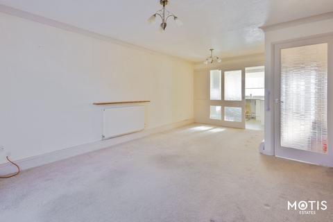 84 Lynwood, Folkestone, CT19 5DD