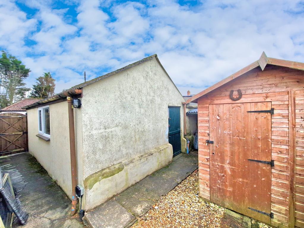 Garage/Shed