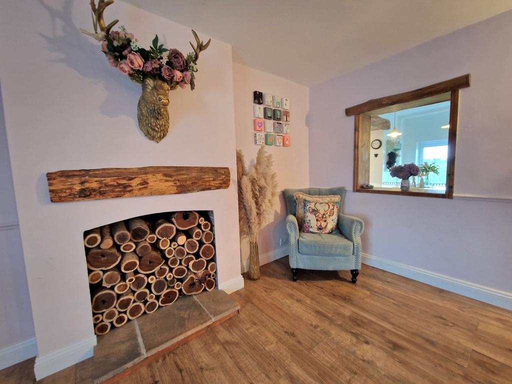 Lounge/Family Room