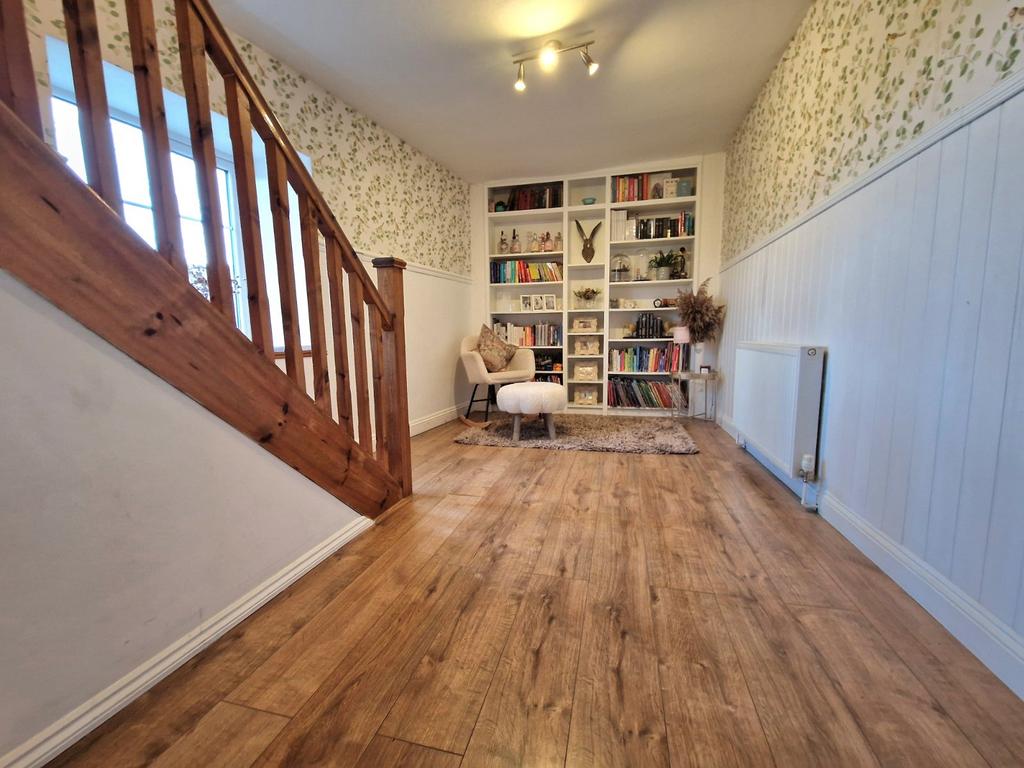 Snug/Dining Area