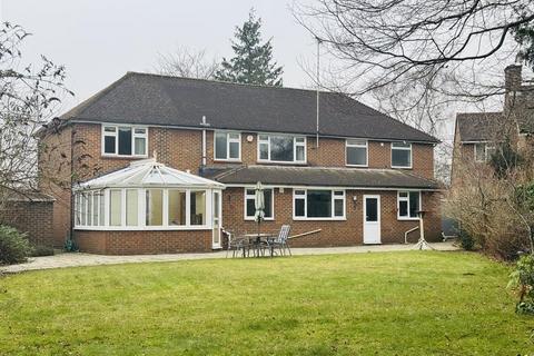 5 bedroom detached house to rent, Glen Way, Watford