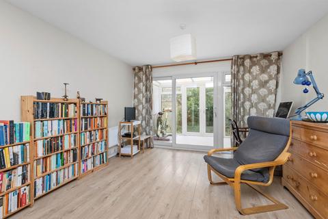 18 Bishops Drive, Lewes, BN7 1HA
