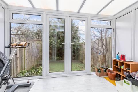 18 Bishops Drive, Lewes, BN7 1HA