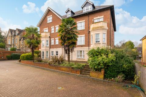 2 bedroom flat to rent, Albury Road, Guildford, Surrey