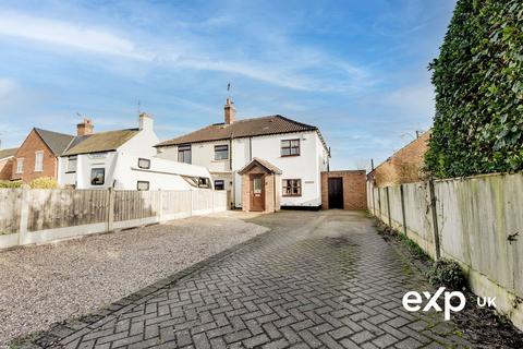 3 bedroom semi-detached house for sale, Retford Road, Newark NG22