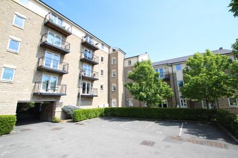 2 bedroom flat to rent, Thackray Court, Cornmill View, Horsforth, Leeds, LS18