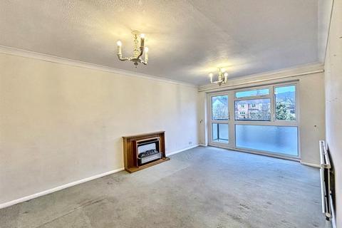 2 bedroom flat for sale, Shortdean Place, Eastbourne