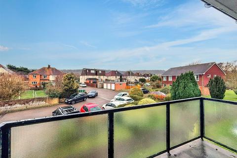 2 bedroom flat for sale, Shortdean Place, Eastbourne