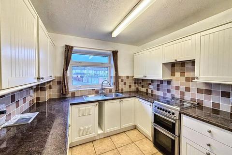 2 bedroom flat for sale, Shortdean Place, Eastbourne