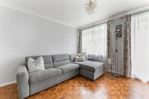 1 Freshmount Gardens, Epsom, KT19 8RF