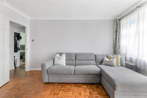 1 Freshmount Gardens, Epsom, KT19 8RF