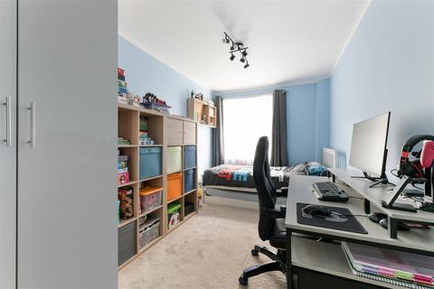1 Freshmount Gardens, Epsom, KT19 8RF